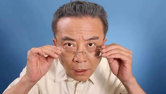 美麗島多焦鏡：傳統老花鏡的弊端，多焦鏡一副就解決了財務(wù)工作者的用眼煩惱