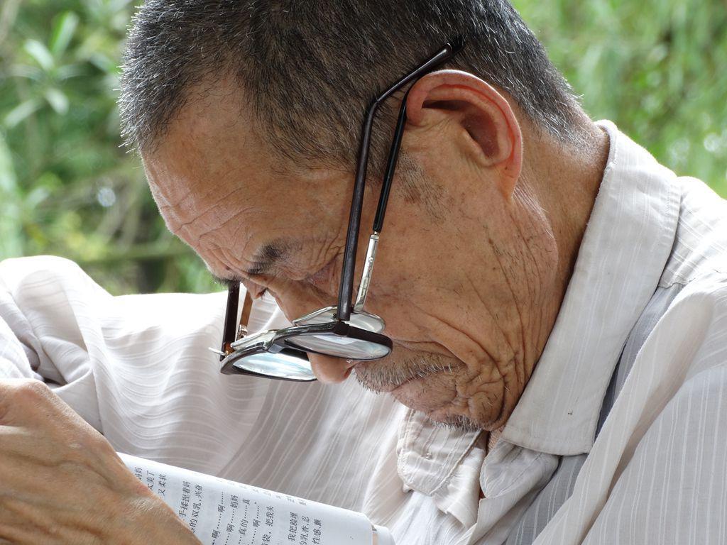 經(jīng)常聽(tīng)說(shuō)近視老花會(huì )抵消，真相其實(shí)是……