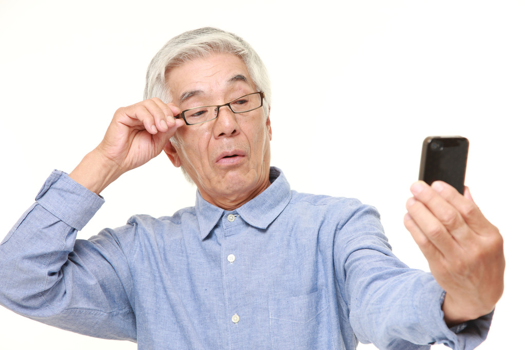 老花的發(fā)生除了與年齡有關(guān)，你還能想到什么？