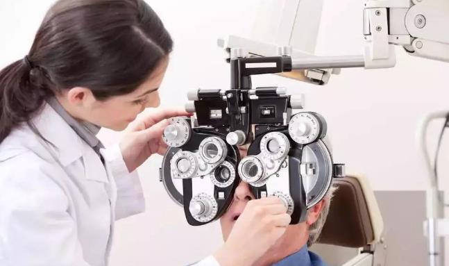 中老年人怎么配老花眼鏡才合適？