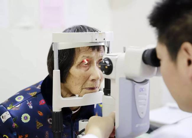 中老年人怎么配老花眼鏡才合適？